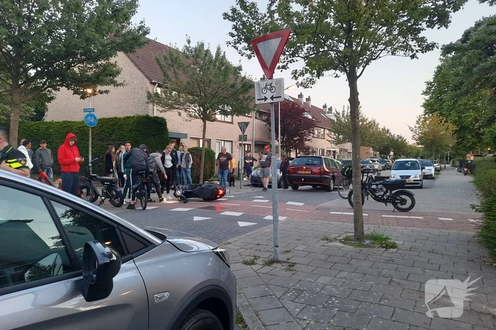 Scooterrijder gewond bij botsing met auto