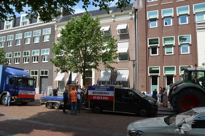 Boerenprotest bij gemeentehuis