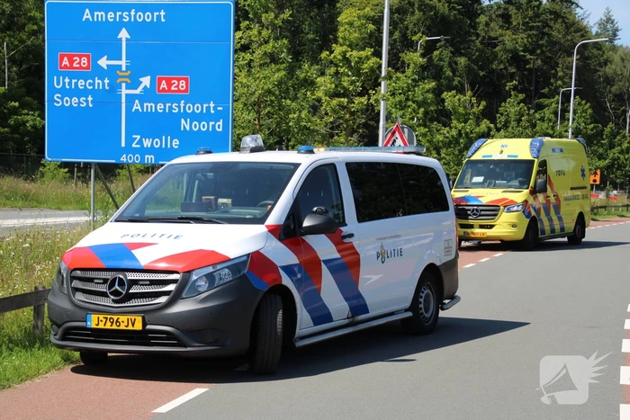 Jongedame op fiets raakt gewond bij valpartij