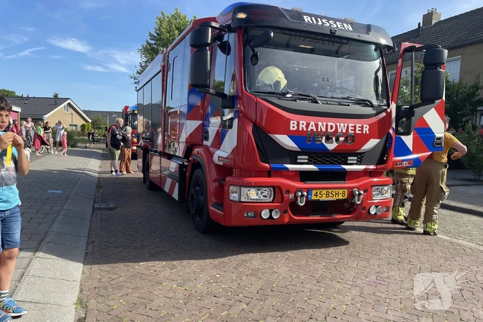Brandweer doet onderzoek naar afgaan van rookmelder in woning