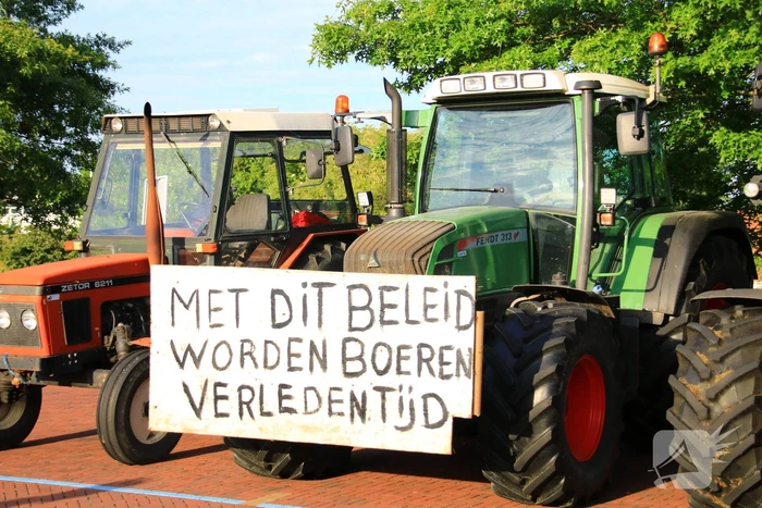 Boeren demonstreren voor stadhuis