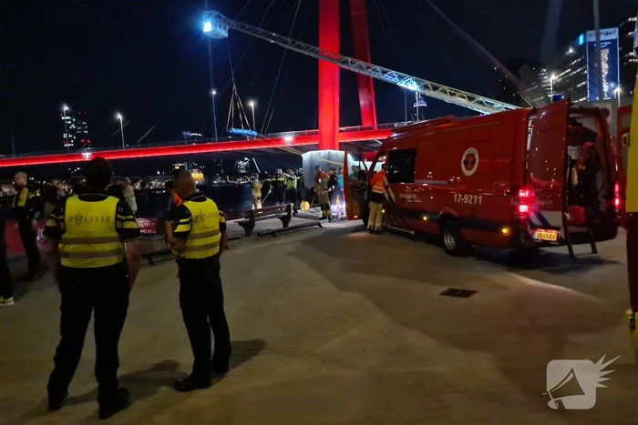 Scooter rijdt maas in, hulpdiensten opzoek naar slachtoffers