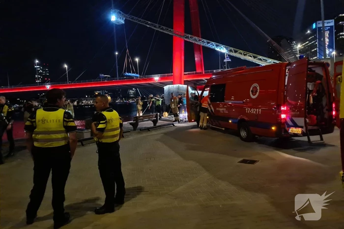 Scooter rijdt maas in, hulpdiensten opzoek naar slachtoffers