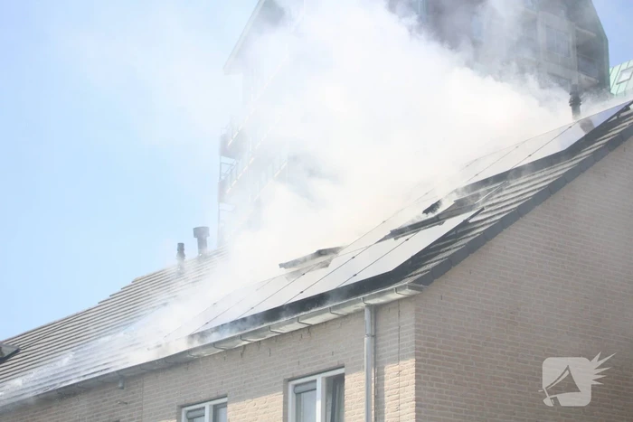 Veel rook bij brand in woning