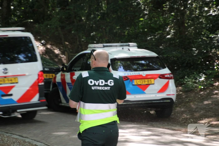 Persoon onder verdachte omstandigheden aangetroffen in bos