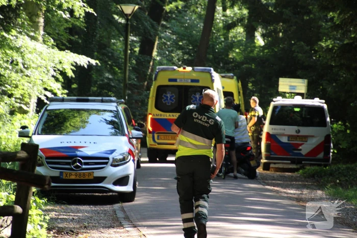 Persoon onder verdachte omstandigheden aangetroffen in bos