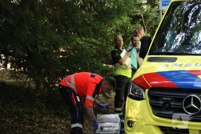 Persoon onder verdachte omstandigheden aangetroffen in bos