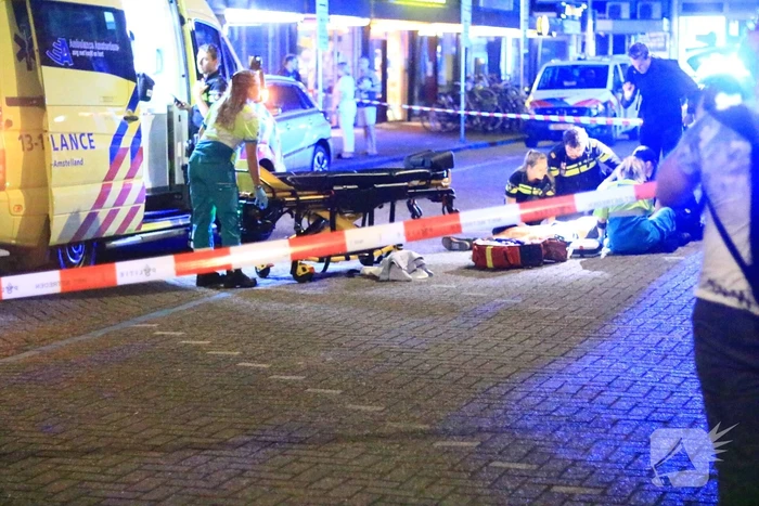 Persoon met steekwond aangetroffen op straat