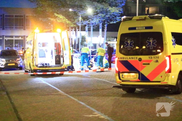 Persoon met steekwond aangetroffen op straat