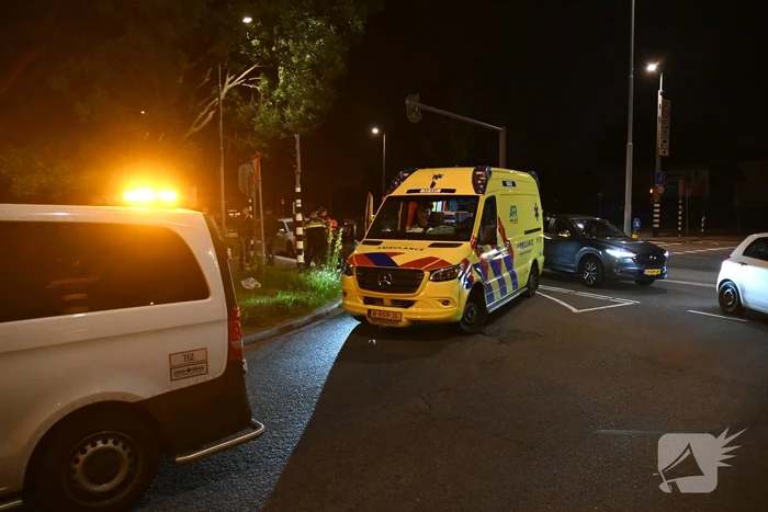 Fietsster gewond achtergelaten door automobilist