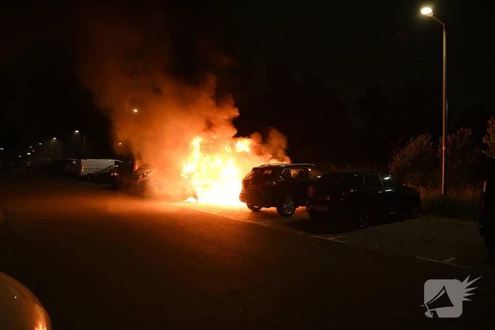 Auto's uitgebrand op parkeerplaats volkstuinvereniging