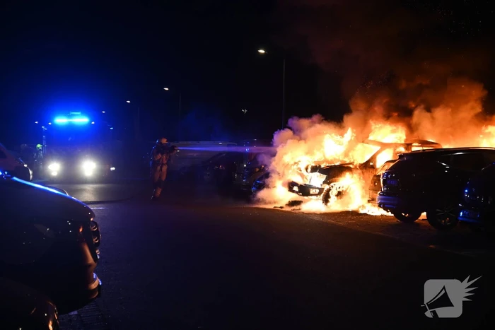 Auto's uitgebrand op parkeerplaats volkstuinvereniging
