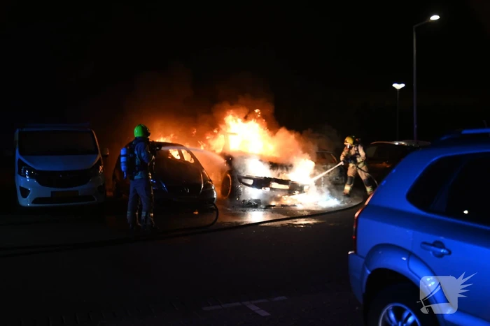 Auto's uitgebrand op parkeerplaats volkstuinvereniging