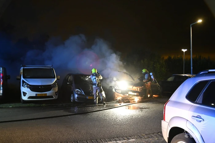 Auto's uitgebrand op parkeerplaats volkstuinvereniging