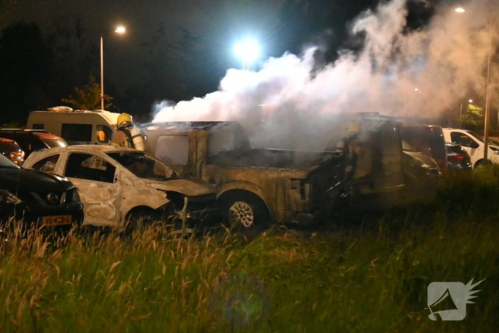 Auto's uitgebrand op parkeerplaats volkstuinvereniging