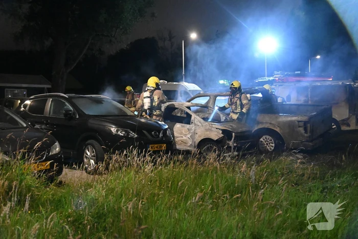 Auto's uitgebrand op parkeerplaats volkstuinvereniging