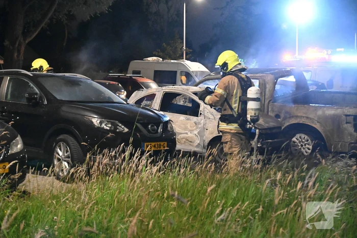 Auto's uitgebrand op parkeerplaats volkstuinvereniging