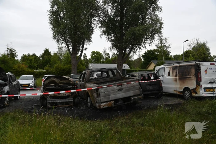 Auto's uitgebrand op parkeerplaats volkstuinvereniging