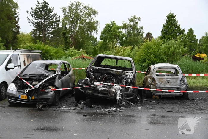 Auto's uitgebrand op parkeerplaats volkstuinvereniging