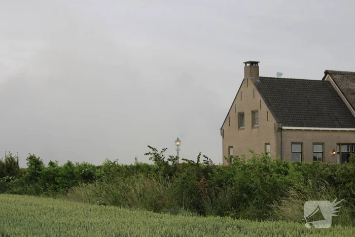 Forse rookontwikkeling bij uitslaande brand op boerderij
