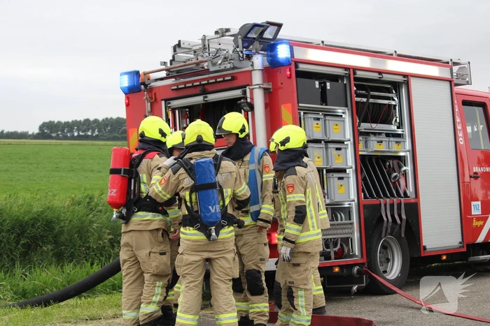 Forse rookontwikkeling bij uitslaande brand op boerderij