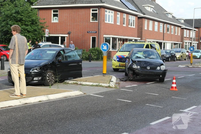 Veel schade bij ongeval op kruising