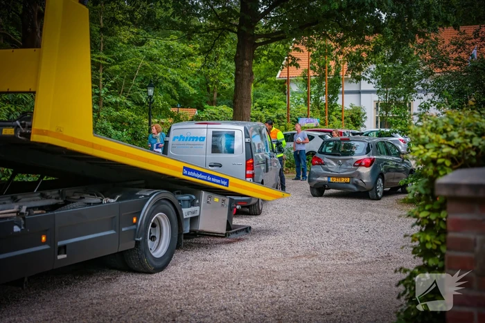 Drie voertuigen beschadigd bij ongeval op parkeerterrein