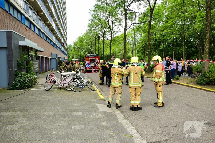 Twee woningen op 6e en 7e verdieping flatgebouw verwoest