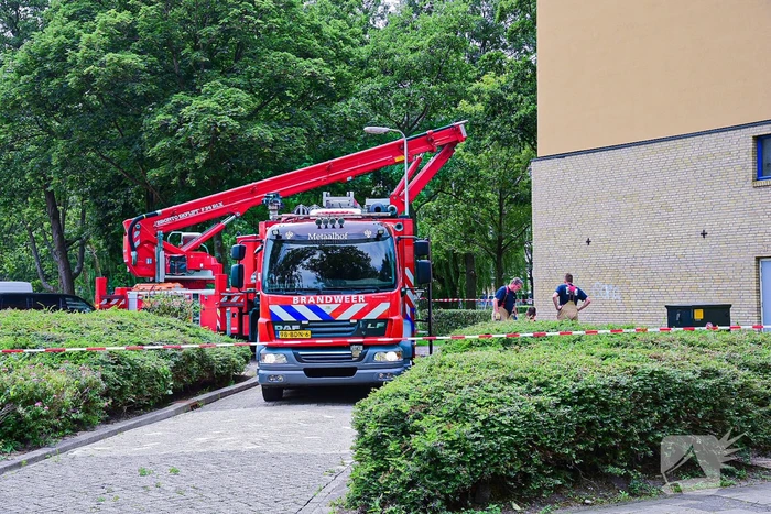 Twee woningen op 6e en 7e verdieping flatgebouw verwoest