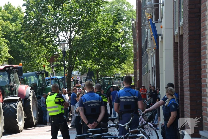 Boeren voeren actie bij Provinciehuis