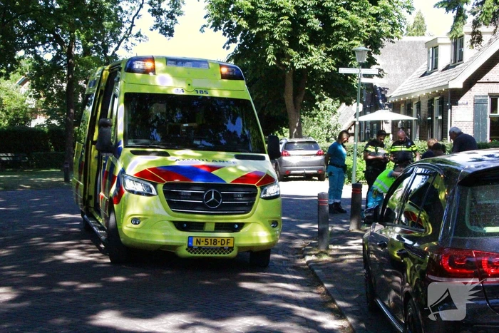 Wielrenner gewond bij aanrijding met bestelwagen
