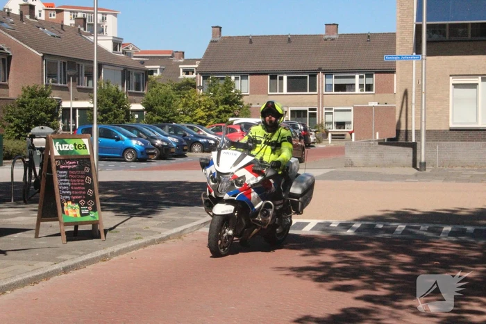 Aanrijding tussen scooter en oudere fietser