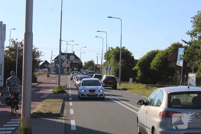 Twee auto's lopen schade op bij botsing