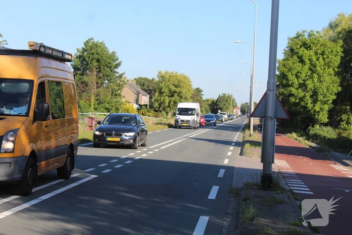 Twee auto's lopen schade op bij botsing