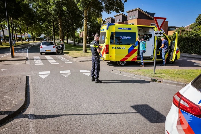 Scooter aangereden op rotonde in Nieuwland