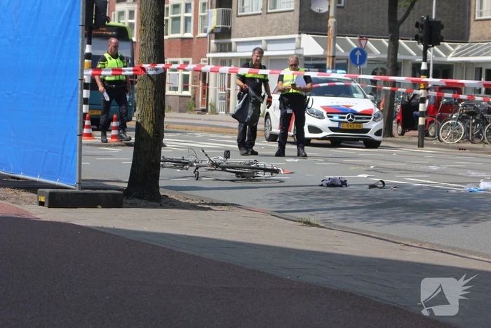 Fietser zwaargewond bij aanrijding