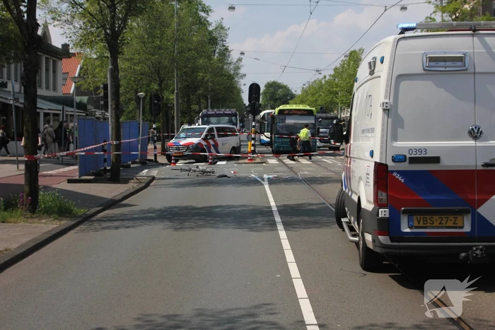 Fietser zwaargewond bij aanrijding