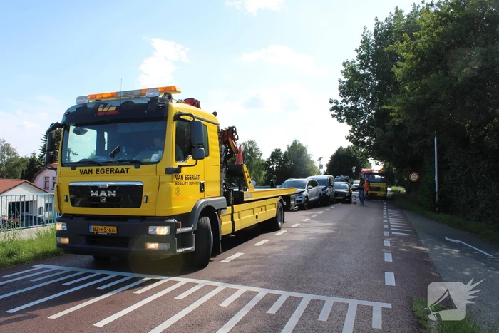 Vier voettuigen betrokken bij kettingbotsing