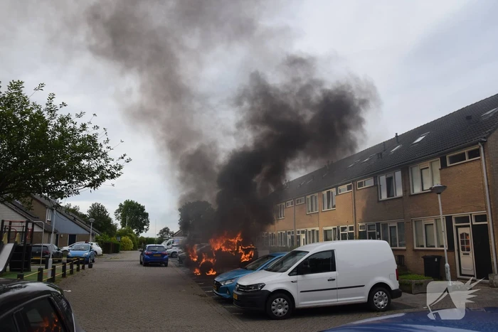 Auto volledig uitgebrand