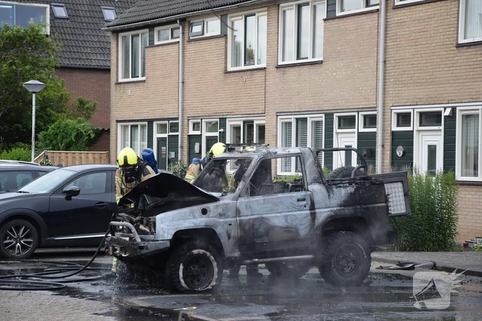 Auto volledig uitgebrand