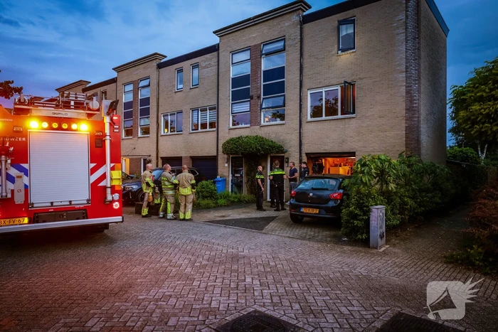 Voordeur opgeblazen van woning in Nieuwland