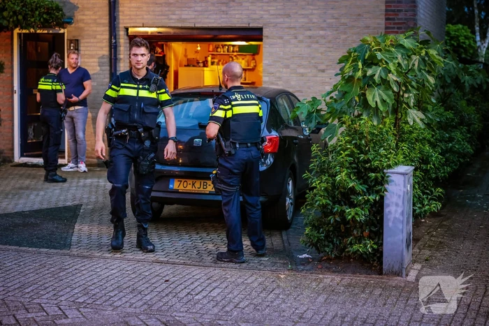 Voordeur opgeblazen van woning in Nieuwland