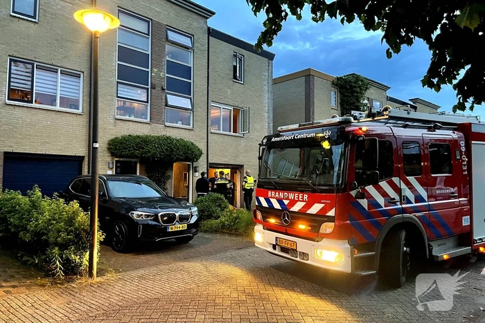 Voordeur opgeblazen van woning in Nieuwland