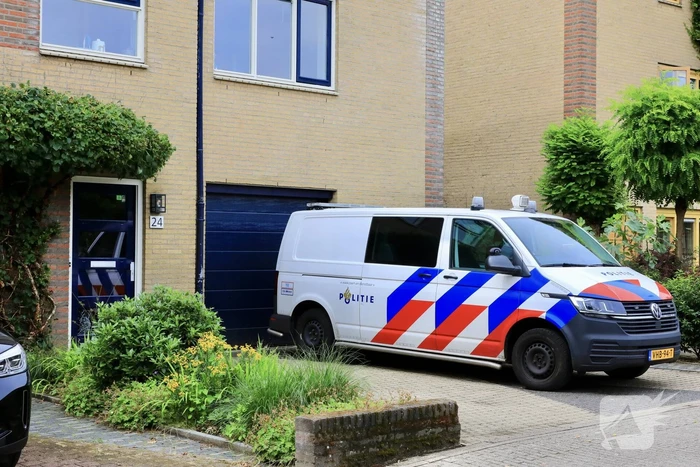 Voordeur opgeblazen van woning in Nieuwland