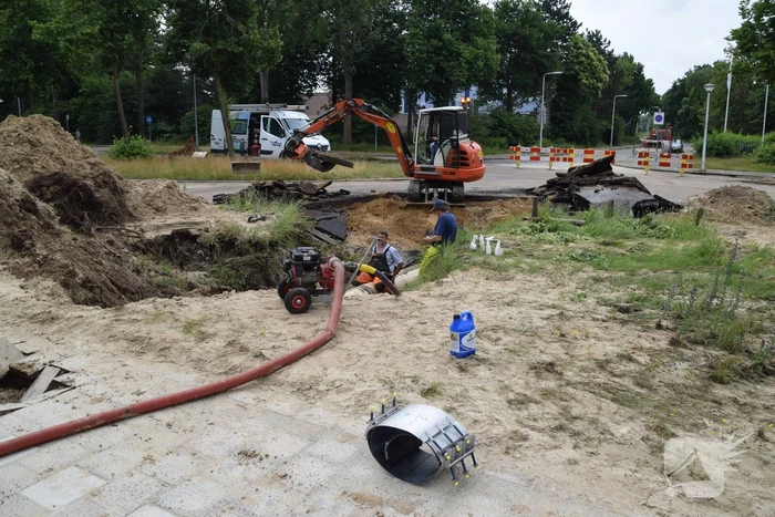 Reparatie werkzaamheden na grote lekkage in volle gang