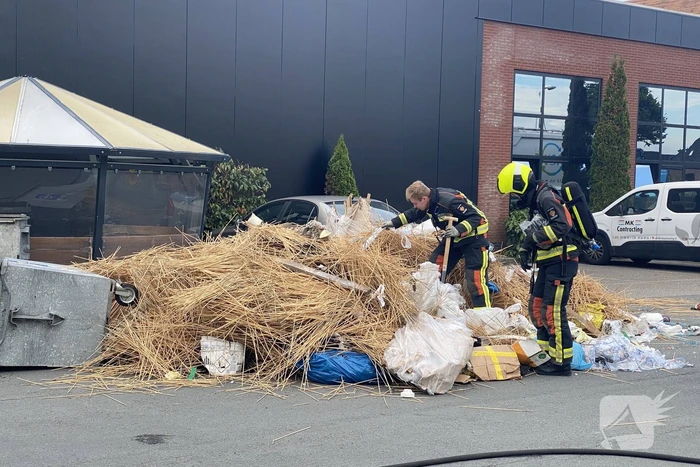 Lading van vuilniswagen in brand bij kwekerij Rozenhof