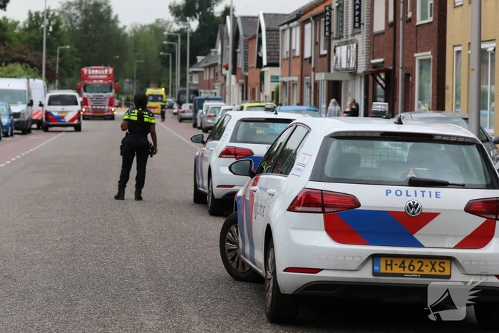 Dode bij ongeval tussen scooterrijder en vrachtwagen