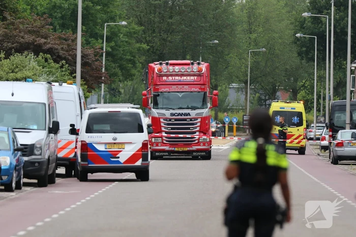Dode bij ongeval tussen scooterrijder en vrachtwagen