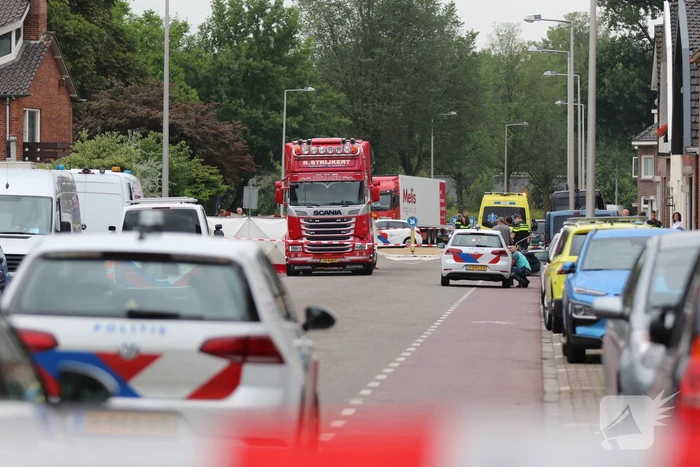 Dode bij ongeval tussen scooterrijder en vrachtwagen
