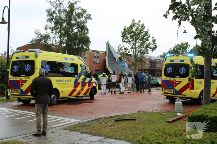 Windhoos richt grote schade aan, een dode